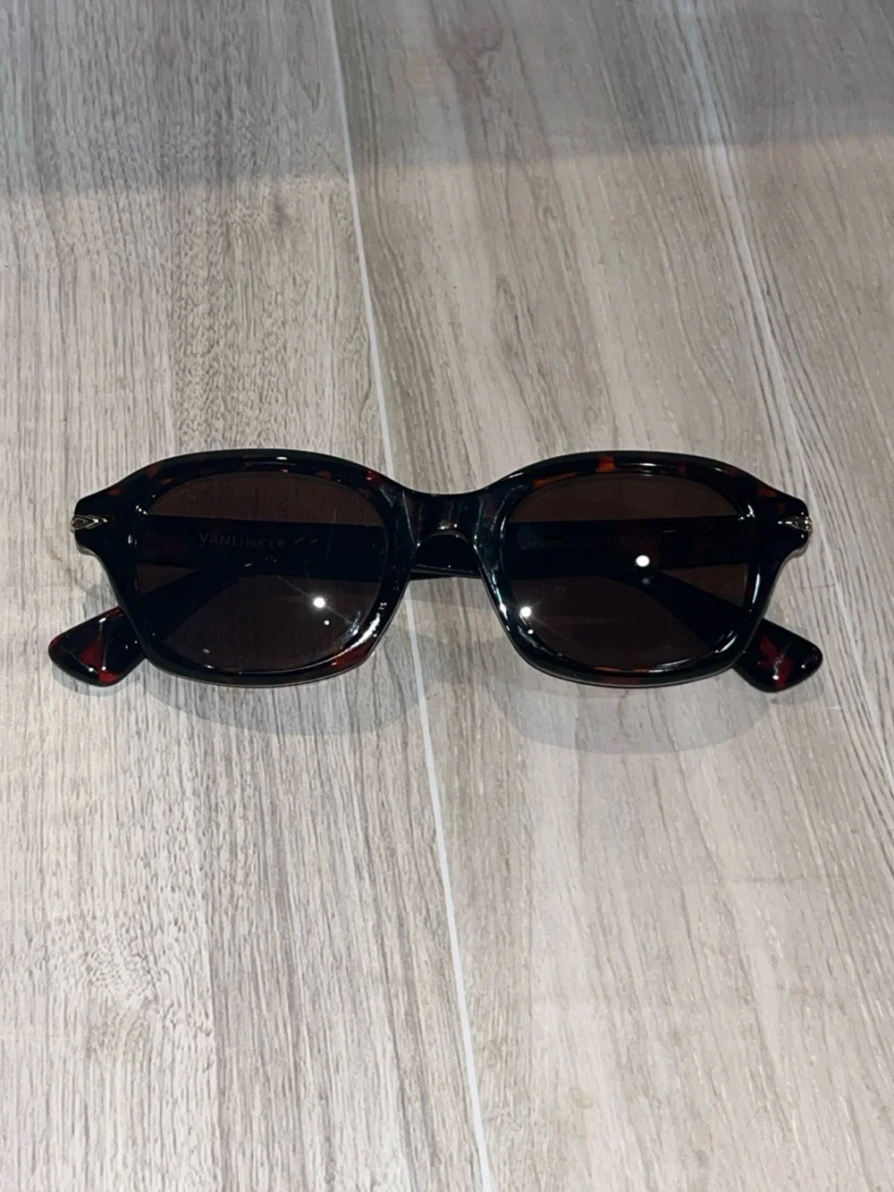 Vanlinker Tortoiseshell Women's Sunglasses